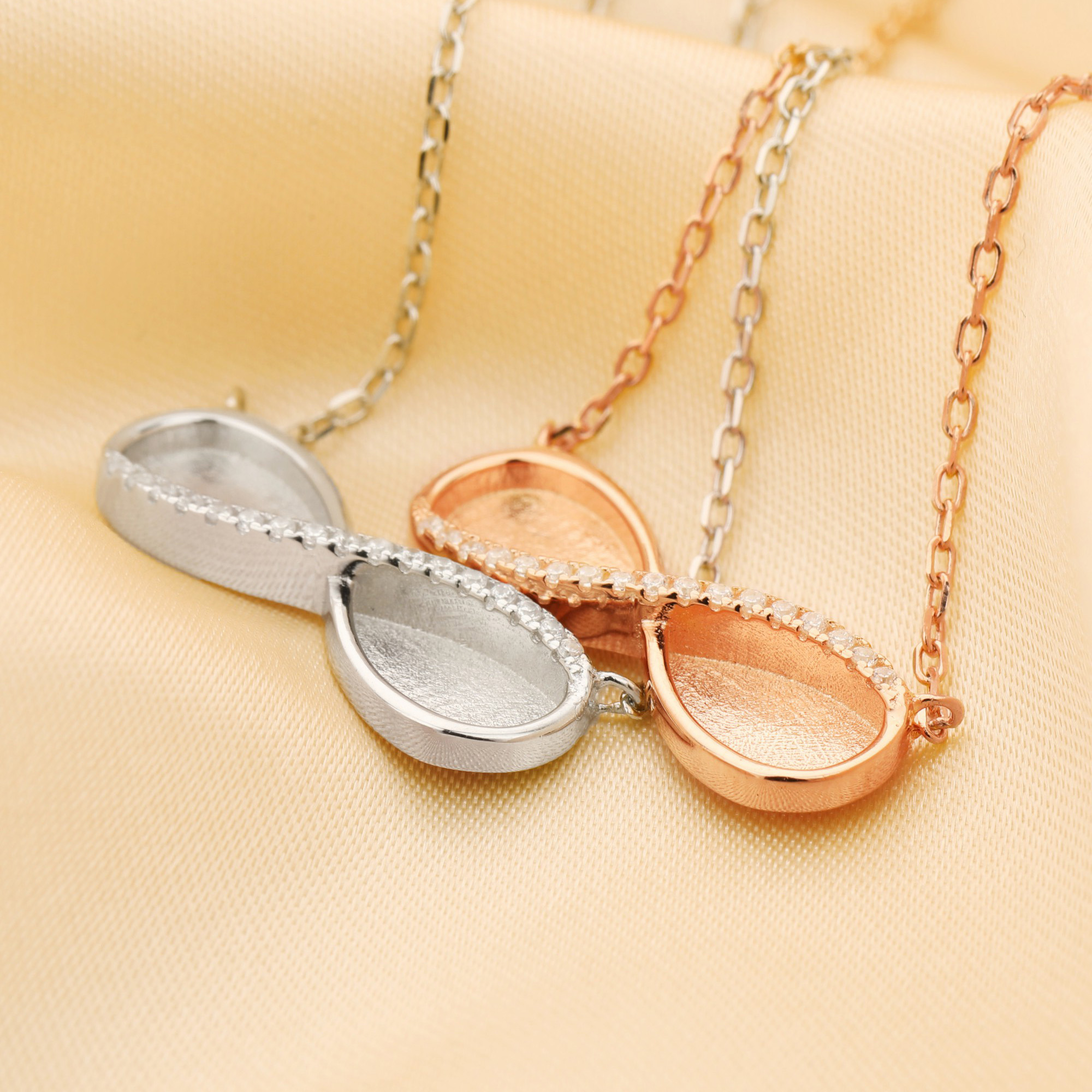 Keepsake Mother Milk Resin Inf - Bezels Set Pendant recension och pris